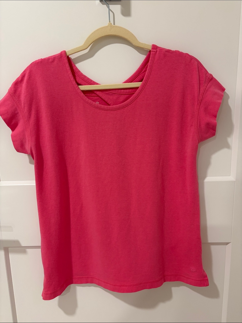 Women's Scoop Neck Short-Sleeve Tee in Hot Pink